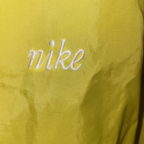Nike Men’s Bright Yellow Full-Zip Windbreaker Jacket - Picture 3 of 7